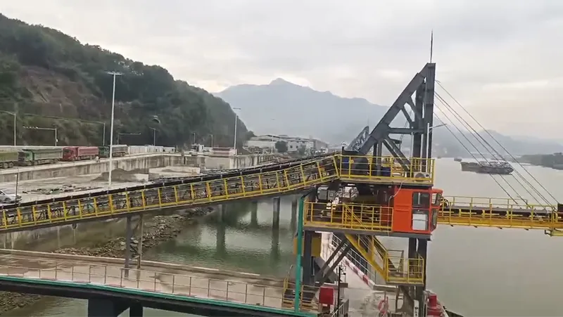 Stationary Shiploader